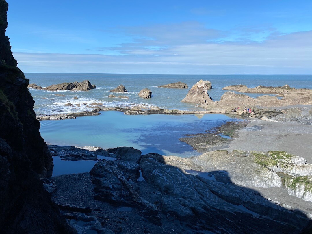 guide to ilfracombe tunnel beach view